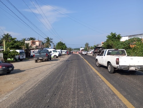 Gobierno de Guerrero Logra Desbloqueo de Transportista en Carretera Acapulco-Zihuatanejo