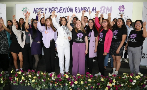 “No me Felicites, Únete a mi Lucha”; Plasman en Mantas, Cartulinas y Pañuelos Frases Sobre Lucha Feminista